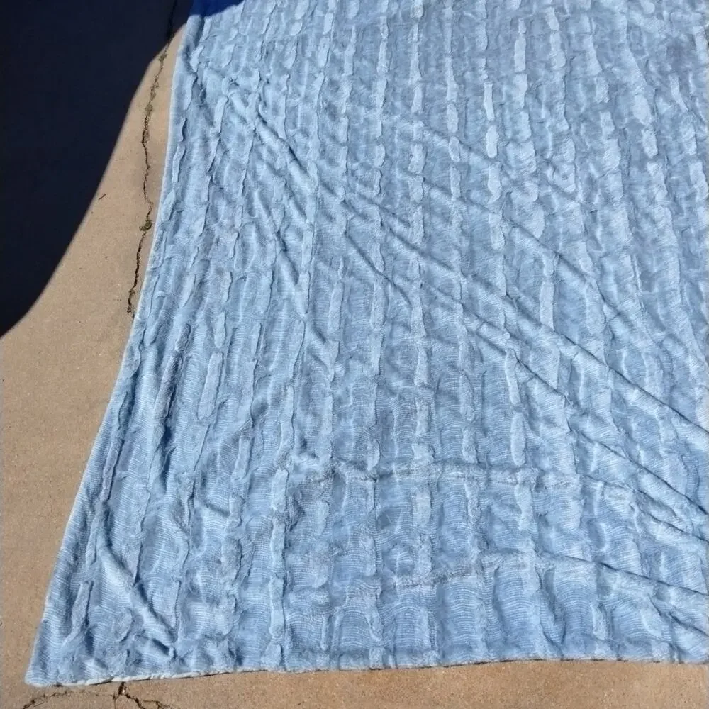 Koolaburra by UGG Full/Queen Faux Fur Duvet Cover Gray Blue